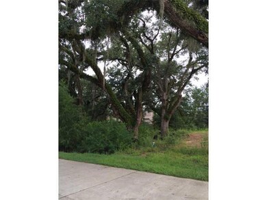 Photo. Front Right- 2 oaks