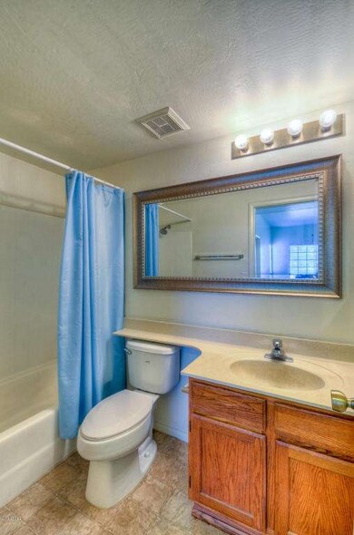 2nd Bathroom (2)