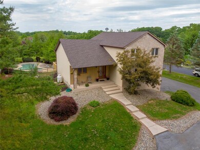 5701 Baumgartner Rd, Emmaus, PA 18049 - photo 2