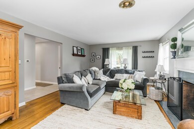 LIVING RM