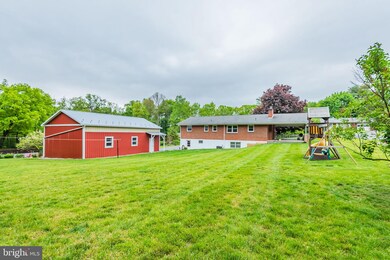 1017 Hamilton Dr, Chambersburg, PA 17202 - photo 4