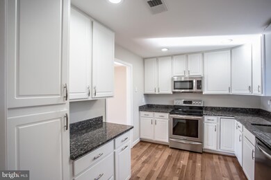 202 Leeds Ct E, Warrenton, VA 20186 - photo 5