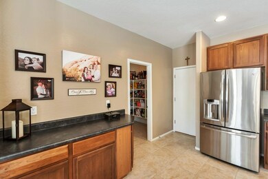 WALK-IN PANTRY