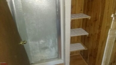 Full bath view 2