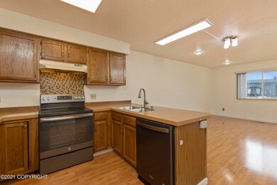 Kitchen 20210504-DW-3219