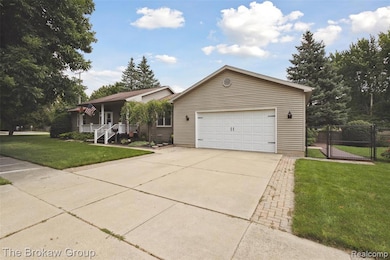 113 Beyerlein St, Frankenmuth, MI 48734 - photo 4