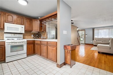 1175 Diamond Hill Rd unit 103, Woonsocket, RI 02895 - photo 7