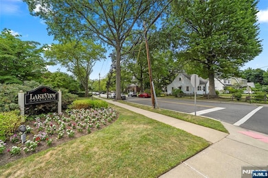 21D Lakeview Ave unit 21D, Leonia, NJ 07605 - photo 2