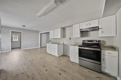 10071 Woodhollow Dr, Conroe, TX 77385 - photo 5