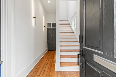 19 Smith Street, B-210