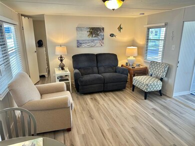 11111 101st St N unit 100, Largo, FL 33773 - photo 4