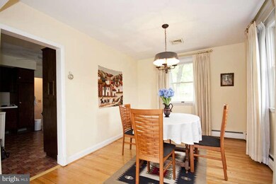 8209 Thornton Rd, Towson, MD 21204 - photo 5