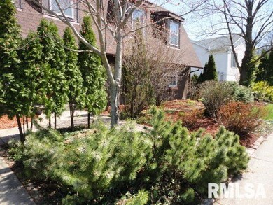 1925 14th St, Bettendorf, IA 52722 - photo 2