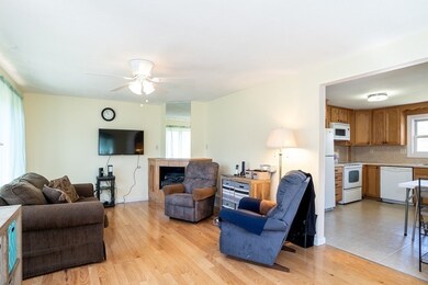 25 Pomeroy St, Easthampton, MA 01027 - photo 4