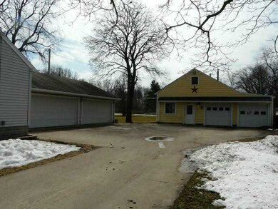 2385 Tremainsville Rd, Toledo, OH 43613 - photo 3