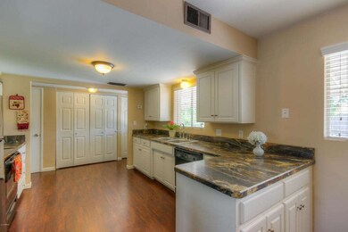 3 Kitchen (1)