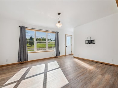 2207 231st St, Muscatine, IA 52761 - photo 5