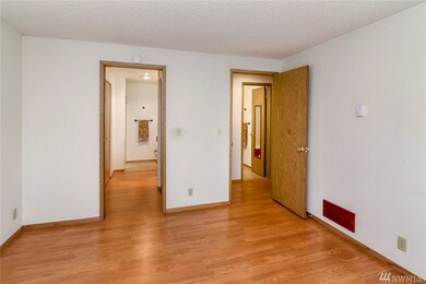 20161 Vikings Crest Loop NE unit 5-305, Poulsbo, WA 98370 - photo 2