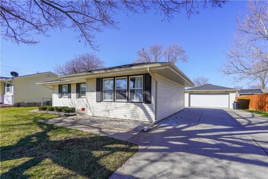 1211 E 13th St S, Newton, IA 50208 - photo 2