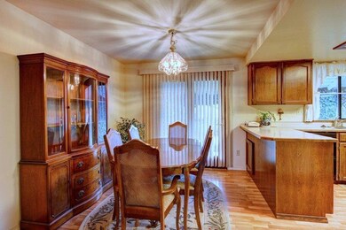 2434 Pinebrook Cir, Medford, OR 97504 - photo 5