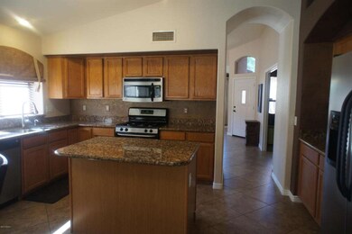 4714 Kitchen 2