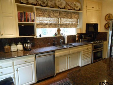 1708 1708 S College, Tyler, TX 75701 - photo 3