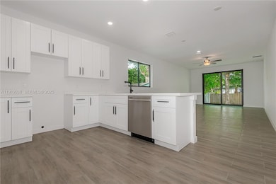 745 NE 36th St, Oakland Park, FL 33334 - photo 5