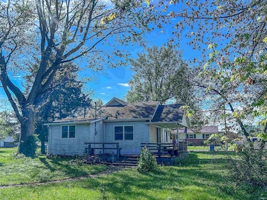 315 W Butcher St, Geneva, IN 46740 - photo 3