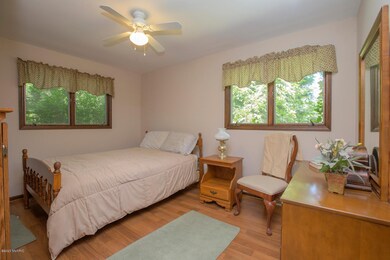 51044 Garret Rd, Dowagiac, MI 49047 - photo 4