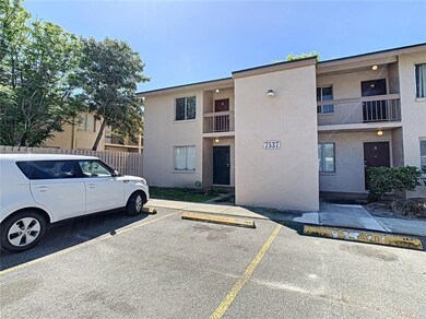 7537 Pitch Pine Cir unit 22, Tampa, FL 33617 - photo 3