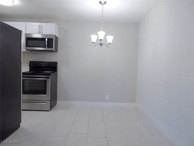 625 S Royal Crest Cir unit 5, Las Vegas, NV 89169 - photo 3
