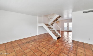2618 E Clarendon Ave-print-004-005-2618