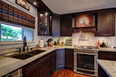 13 Island Pl, Electrolux double Oven
