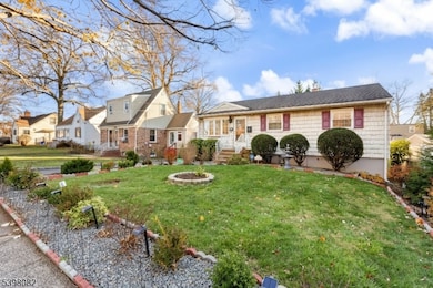 698 W Lake Ave, Rahway, NJ 07065 - photo 4