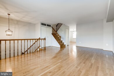 4713 Grand Bend Dr, Catonsville, MD 21228 - photo 3