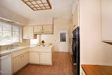 926 W Seldon Ln, Phoenix, AZ 85021 - photo 5