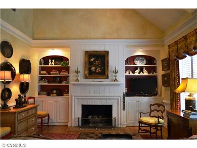 Den/Family/Great Room - Great room off kitchen wit
