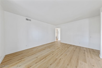1390 Vegas Valley Dr unit 25, Las Vegas, NV 89169 - photo 3