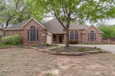 305 Fanning Dr, Hurst, TX 76053 - photo 3