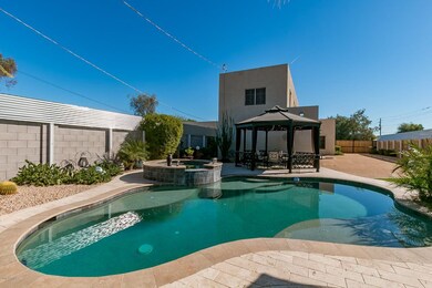 2504 N Mitchell St AZ-25