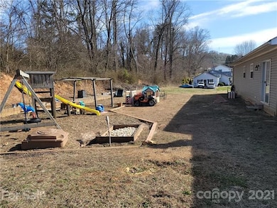 45 N Willow Brook Dr, Asheville, NC 28806 - photo 5