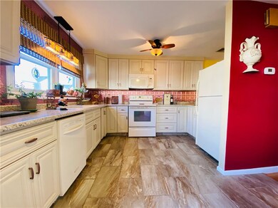 1603 Plainfield Pike unit D10, Johnston, RI 02919 - photo 3