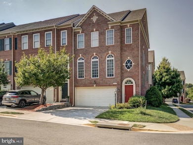 8410 Chaucer House Ct, Lorton, VA 22079 - photo 4