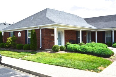 8021 Aspen Glen Dr unit 8021, Louisville, KY 40228 - photo 2