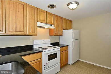 9259 Chadburn Place, Montgomery Village, MD 20886 - photo 3