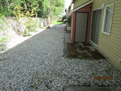 412 Center Rd unit D5, Everett, WA 98204 - photo 3