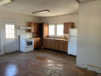 UPSTAIRS APPARTMENT KITCHEN