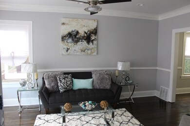 Spacious Living Room!!