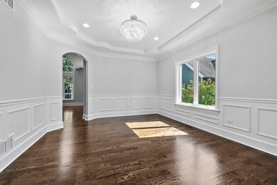 616 N Ellsworth St, Naperville, IL 60563 - photo 2