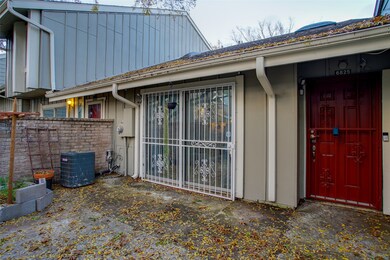 Spacious front patio